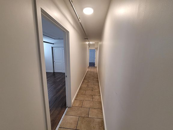 5th image of 2304 Harriet Ave #99