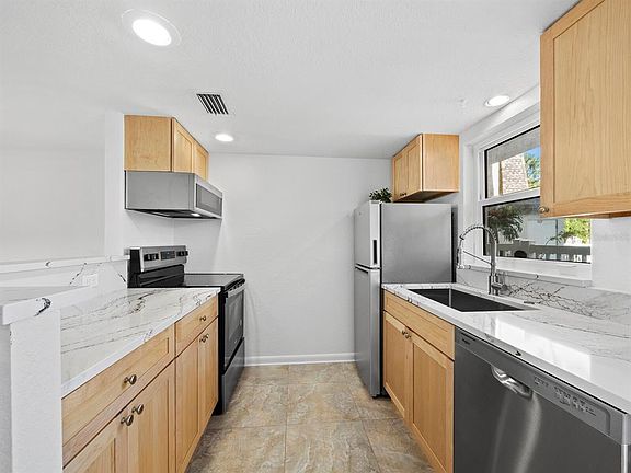 5th image of 5231 Gulf Of Mexico Dr APT 104