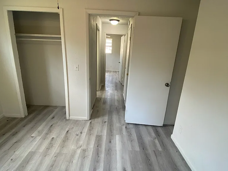 5022 Kingsbury St #B — Photo 6