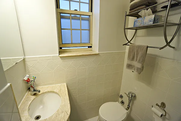 Sold by Anna Pinto Realty | media 15