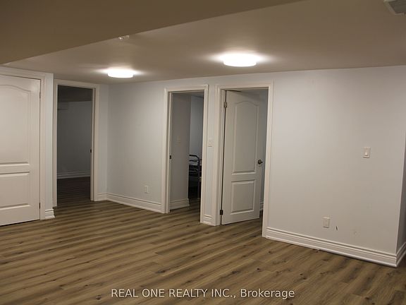 3rd image of 243 Kingslake Rd