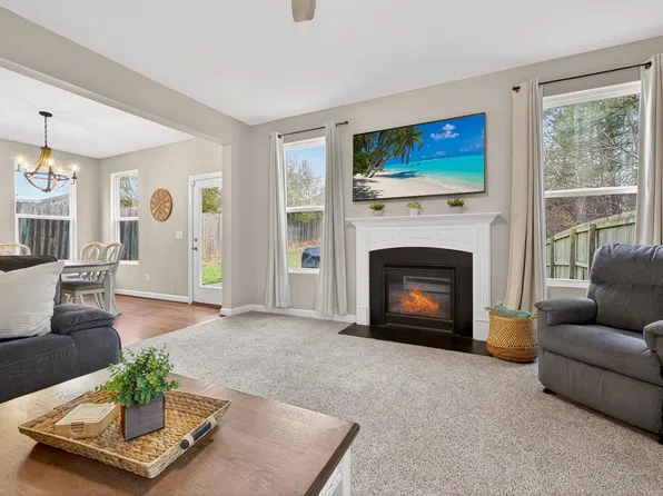 209 Chownings Dr, Sanford, NC 27330