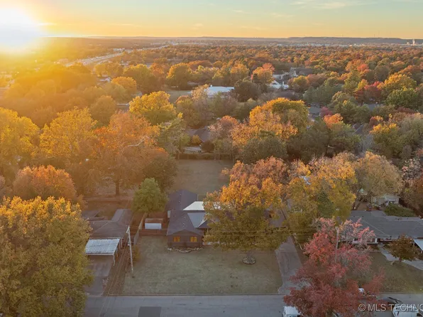 4688 S Columbia Ave, Tulsa, OK 74105