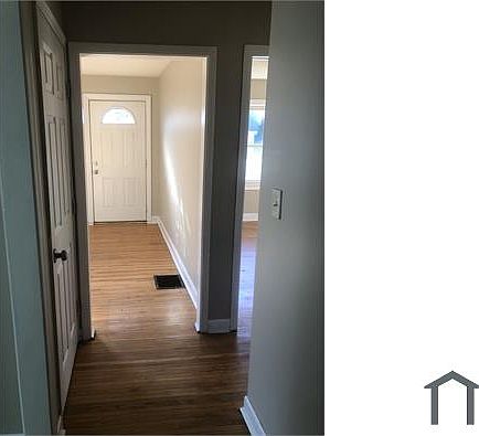 3rd image of 3909 Jewell Ave