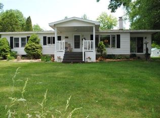 5987 Dave St, Newaygo, MI 49337