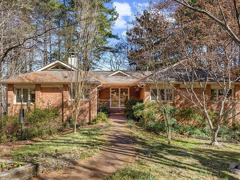 108 Campbell Ln — Photo 2