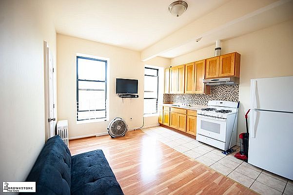 1st image of 233 Sackett St APT 4