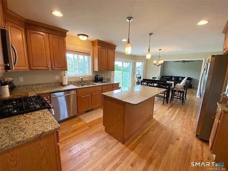 47 Pineridge Dr — Photo 3