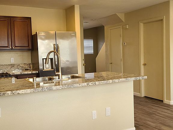 5th image of 5695 Vista Luna Dr #106