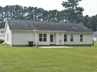 65 New Pine Ln, Clinton, NC 28328