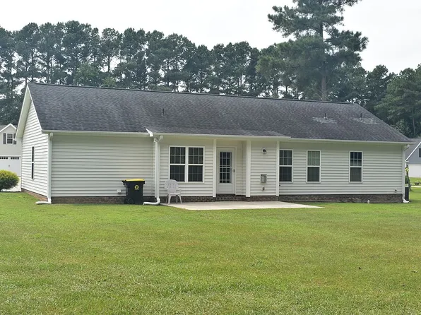 65 New Pine Ln, Clinton, NC 28328