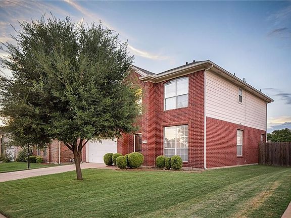 3rd image of 4329 Lansbury Ln
