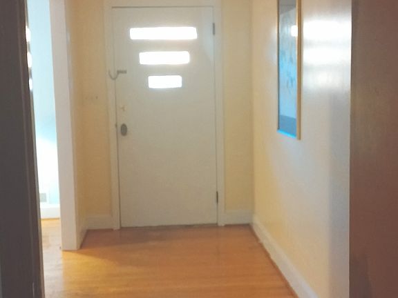 5th image of 1733 Matthews Dr