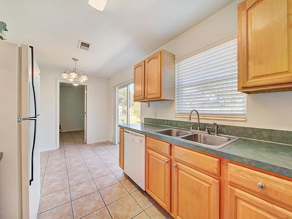 5th image of 2416 Fatzler Rd
