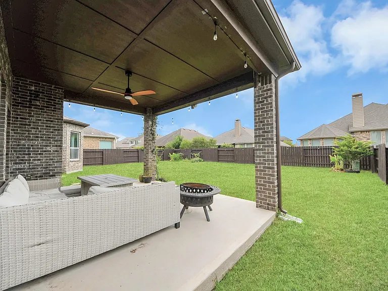 2210 Captain Davis Dr — Photo 28
