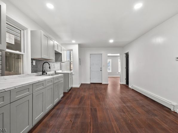 67 Mercer St, Paterson City, NJ 07524