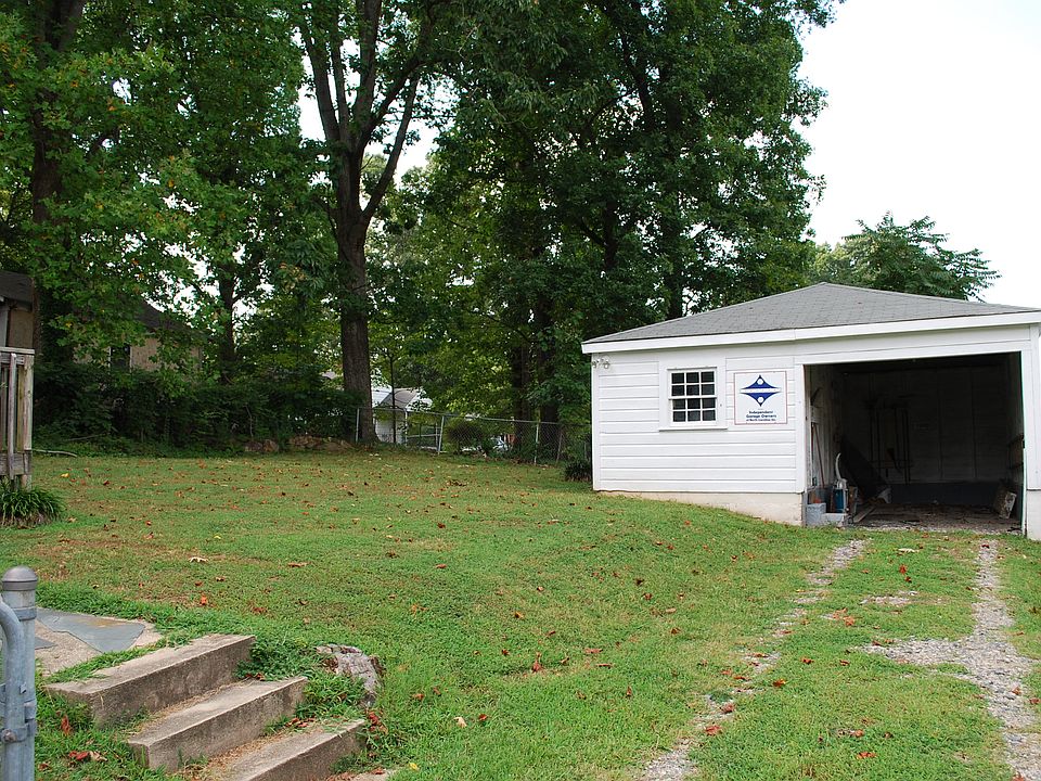 2nd image of 1446 Winslow Ave