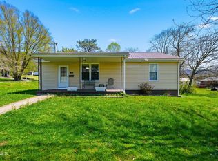 18 E 28th St N, Big Stone Gap, VA 24219