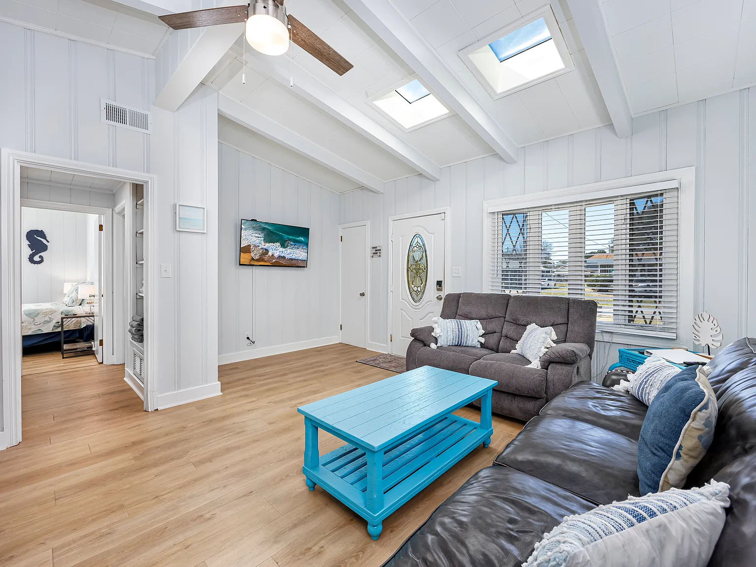 5 bed, 1456 sqft, $2,500 — Photo 4