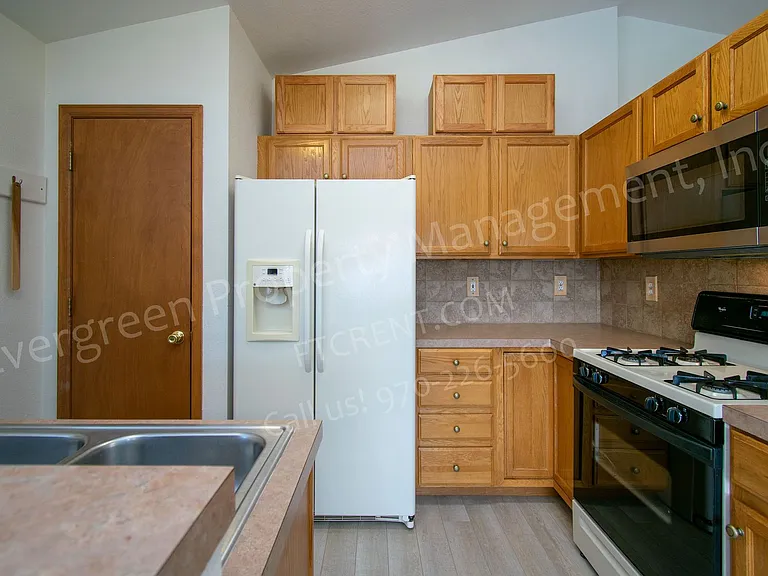 2302 Turquoise St — Photo 11