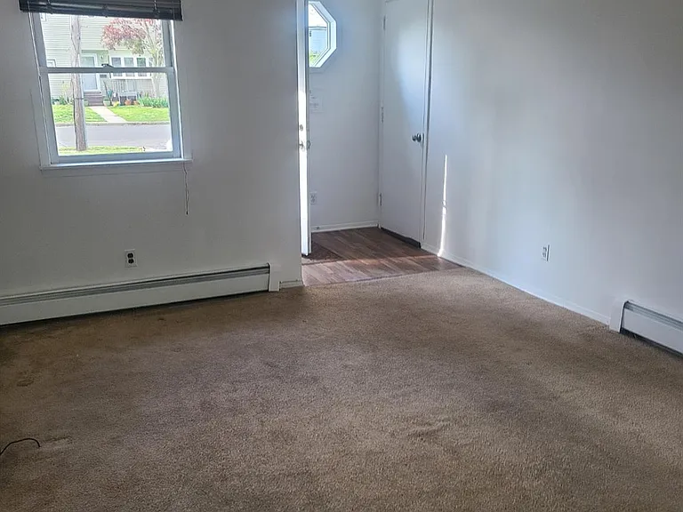 4 E Walnut St #1 — Photo 3