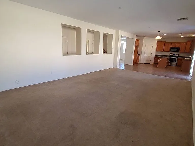 8998 W Plum Rd — Photo 7