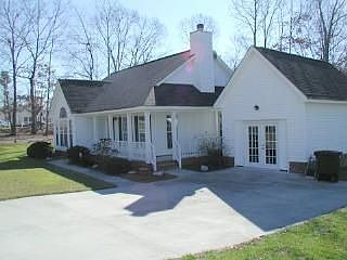 2nd image of 601 Finch Ct