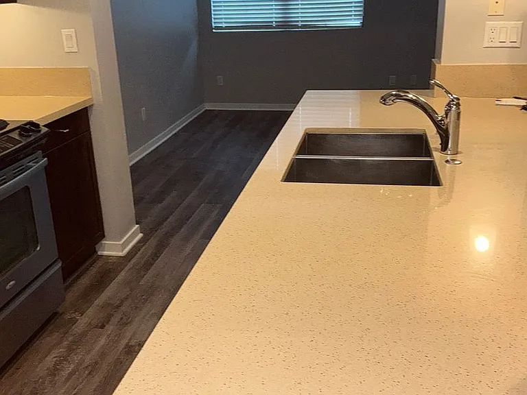 537 W Maple Ave — Photo 34
