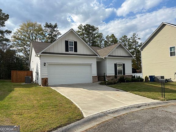2nd image of 8 Kayla Dr