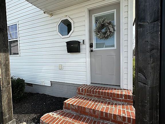 Mudroom/side door entrance