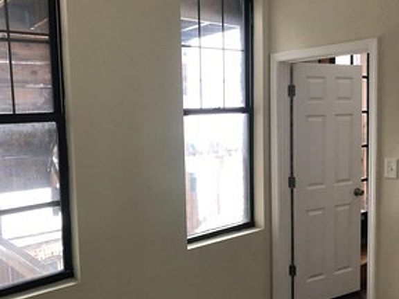5th image of 2065 W Coulter St #103