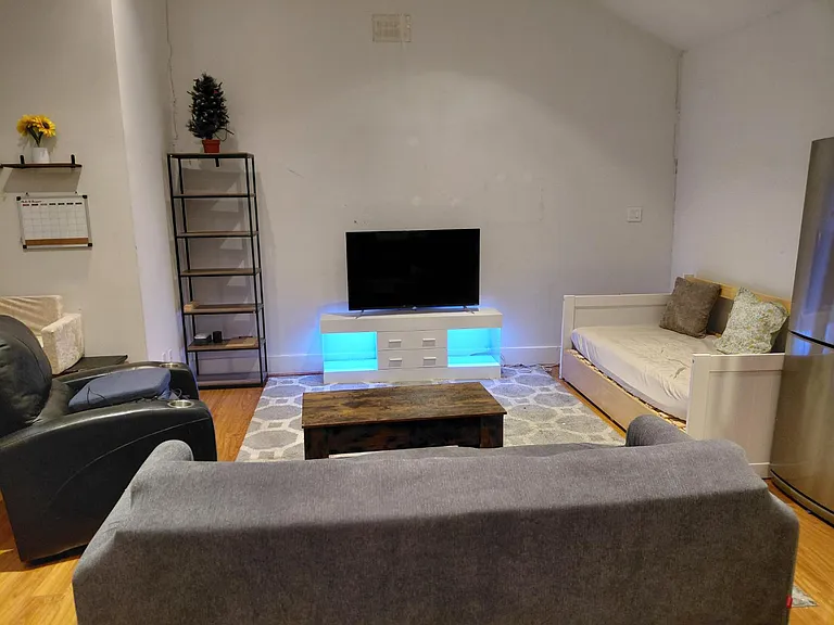 414 Peden St #A — Photo 9