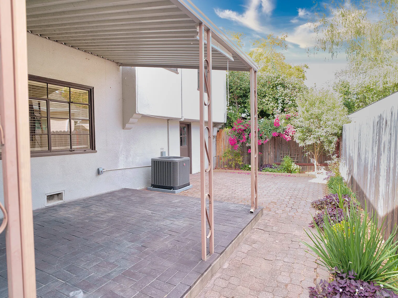2 bed, 1.5 bath, 1110 sqft, $3,100 — Photo 2
