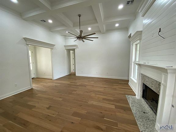 4th image of 400 Independence Dr
