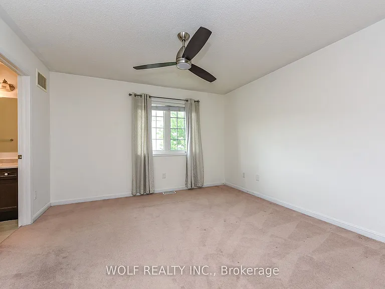 449 Tyrone Cres — Photo 28