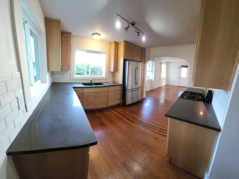 316 E Foothill Blvd — Photo 31