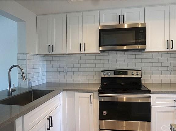 5th image of 42 Allenwood Ln