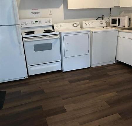 2nd image of 4455 Venus Ave #2