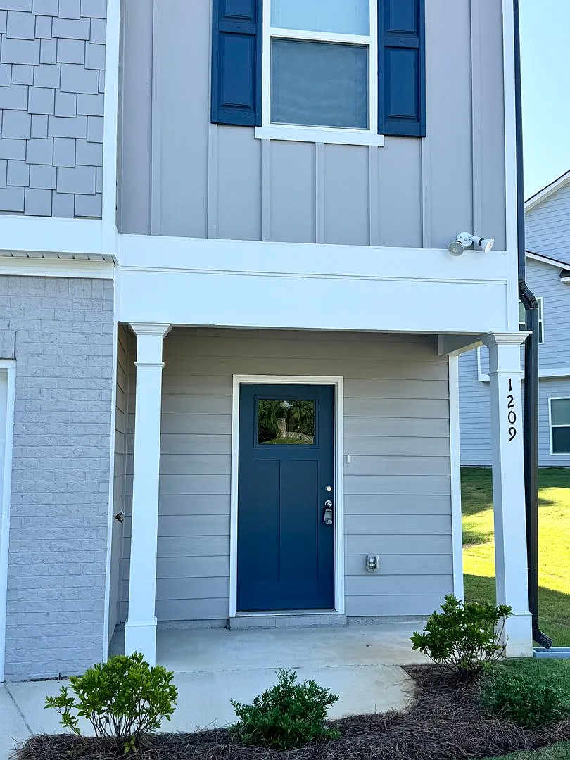 McCoy Street Townhomes! — Photo 1