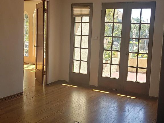 5th image of 2102 Loomis St