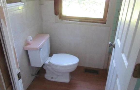 4th image of 9845 Perrin Ave