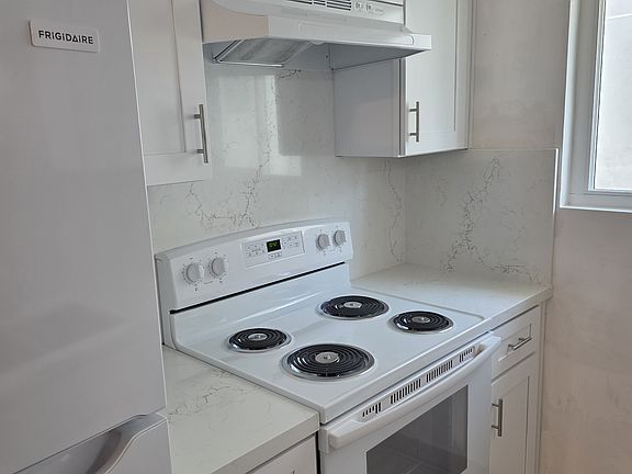 2nd image of 3120 Garrison St APT D