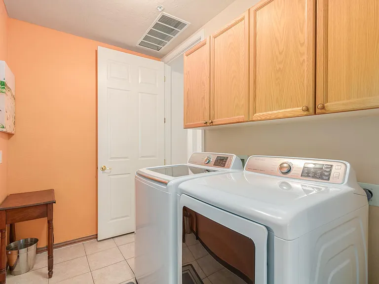 3800 S Cantabria Cir — Photo 27