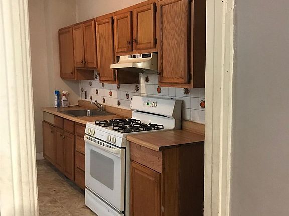 4th image of 2337 Logan St