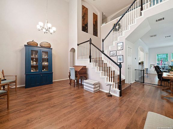 4th image of 19514 CRYSTAL OAK