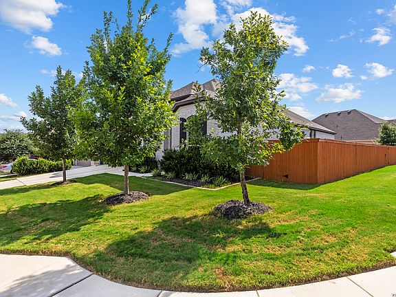 3rd image of 1511 Buckner Pl