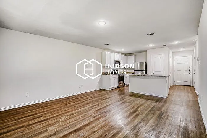 807 W Morris St — Photo 4