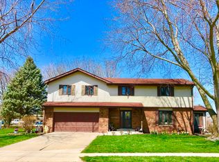 205 Linder Ln, Rochelle, IL 61068