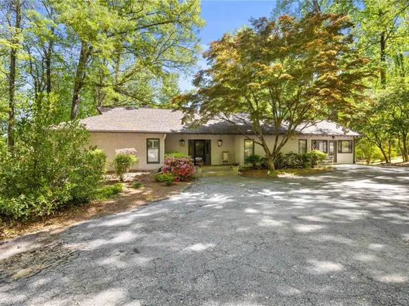 3968 Oak Harbour Dr, Gainesville, GA 30506
