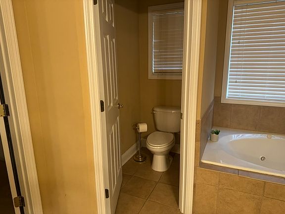 3rd image of 2372 Saint Kennedy Ln Unit 4
